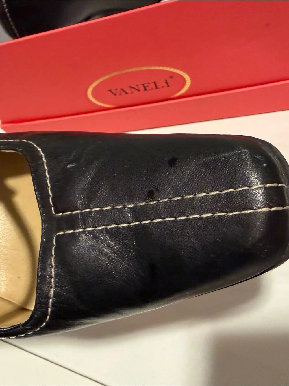 Vintage Black Leather Mary Jane Pumps with Contrast Stitching